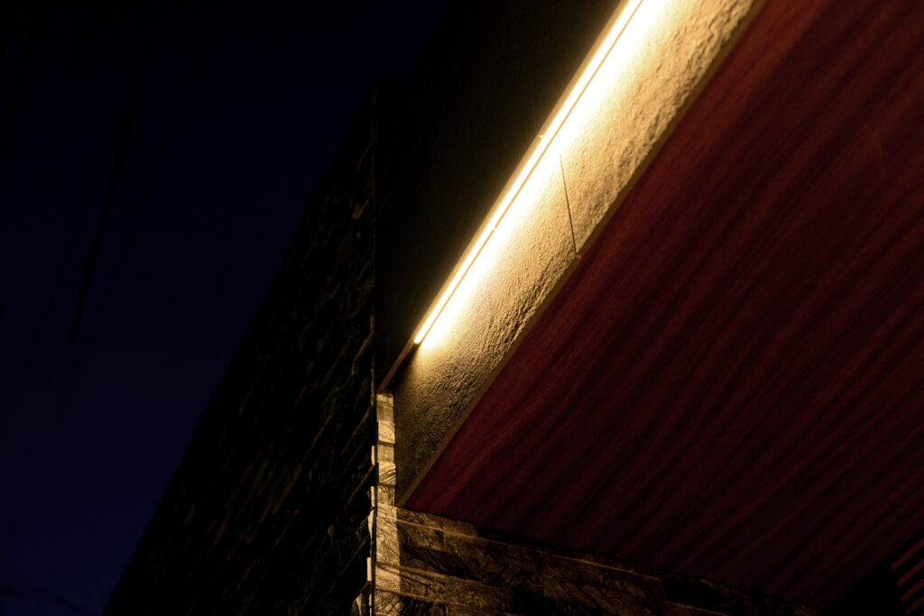 駐車スペースを広く確保したモダン リフォーム外構 イメージ33