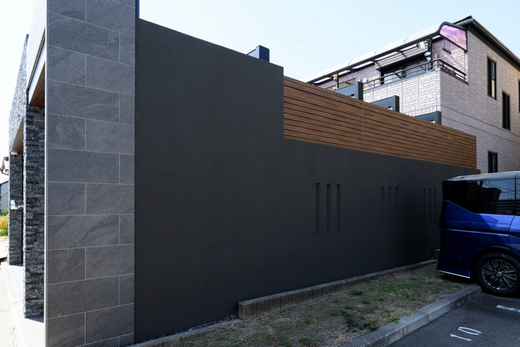 駐車スペースを広く確保したモダン リフォーム外構 イメージ7