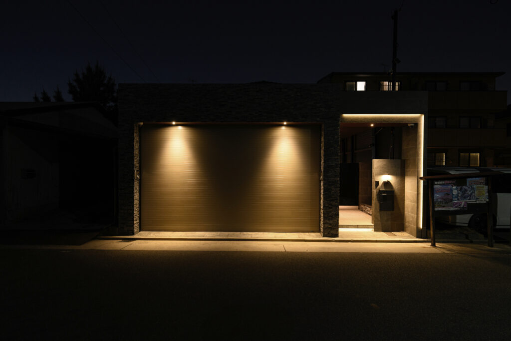 駐車スペースを広く確保したモダン リフォーム外構 イメージ19