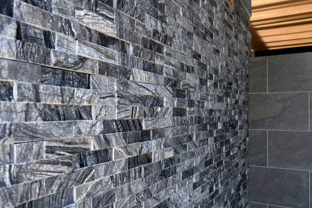 駐車スペースを広く確保したモダン リフォーム外構 イメージ18